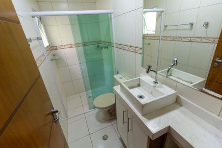 Casa à venda com 110m², 3 quartos e 2 vagasBanheiro 1