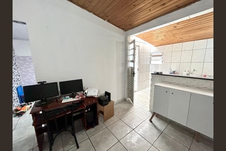 Casa para alugar com 80m², 2 quartos e 1 vaga Casa para alugar com 80m², 2 quartos e 1 vagaSala