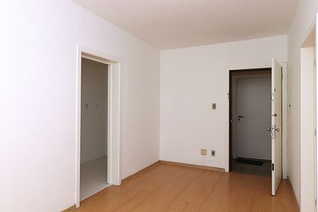 Sala de apartamento à venda com 1 quarto, 47m² em Jardim Botânico, Porto Alegre
