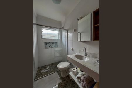 Casa à venda com 137m², 2 quartos e 2 vagasBanheiro