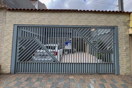 Casa à venda com 137m², 2 quartos e 2 vagasFachada
