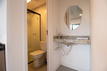 Studio para alugar com 28m², 2 quartos e 1 vaga Studio para alugar com 28m², 2 quartos e 1 vagaBanheiro Social