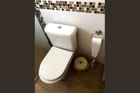 Casa para alugar com 260m², 2 quartos e 2 vagas Casa para alugar com 260m², 2 quartos e 2 vagasBanheiro