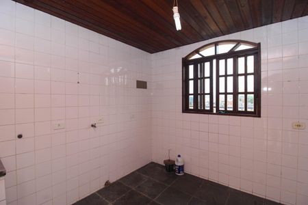 Casa para alugar com 260m², 6 quartos e 2 vagas Casa para alugar com 260m², 6 quartos e 2 vagasÁrea de Serviço superior