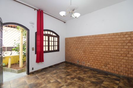 Sala  de casa para alugar com 6 quartos, 260m² em Jardim Beatriz, Taboão da Serra