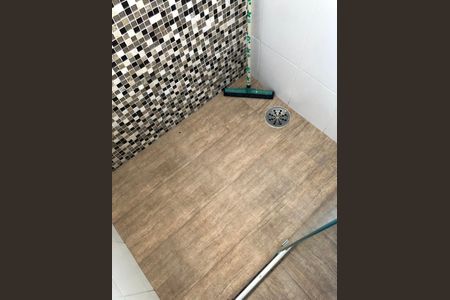 Casa para alugar com 260m², 2 quartos e 2 vagas Casa para alugar com 260m², 2 quartos e 2 vagasBanheiro