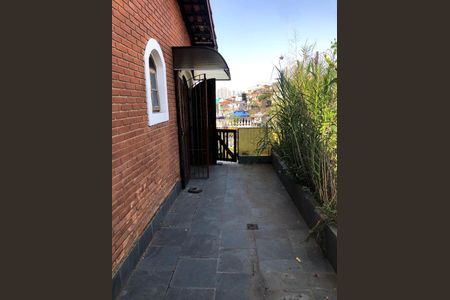 Casa para alugar com 260m², 2 quartos e 2 vagas Casa para alugar com 260m², 2 quartos e 2 vagasÁrea externa