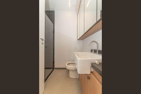 Apartamento para alugar com 105m², 2 quartos e 2 vagas Apartamento para alugar com 105m², 2 quartos e 2 vagasBanheiro da Suíte 1