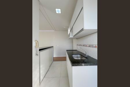 Apartamento à venda com 79m², 3 quartos e 2 vagas Apartamento à venda com 79m², 3 quartos e 2 vagasCozinha e Área de Serviço