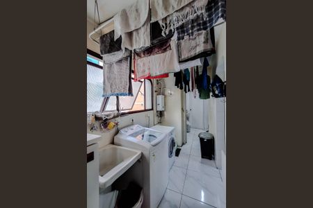 Apartamento à venda com 147m², 3 quartos e 2 vagas Apartamento à venda com 147m², 3 quartos e 2 vagasÁrea de Serviço