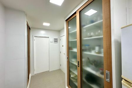 Apartamento para alugar com 180m², 4 quartos e 1 vaga