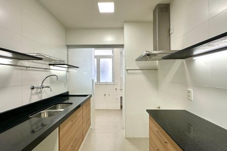 Apartamento para alugar com 180m², 4 quartos e 1 vaga