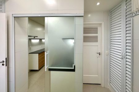 Apartamento para alugar com 180m², 4 quartos e 1 vaga