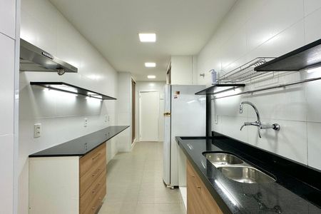 Apartamento para alugar com 180m², 4 quartos e 1 vaga