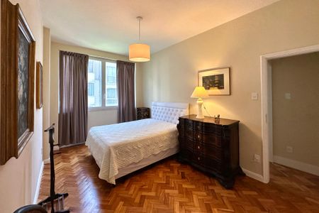 Apartamento para alugar com 180m², 4 quartos e 1 vaga