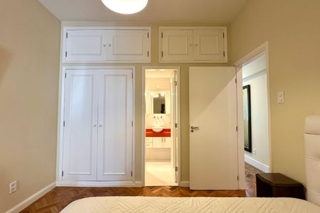 Apartamento para alugar com 180m², 4 quartos e 1 vaga