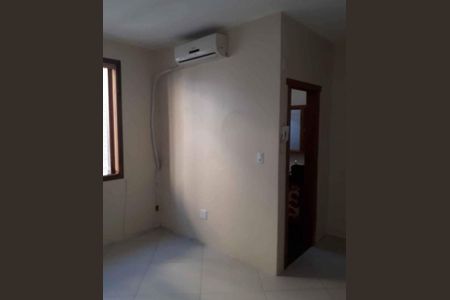 Quarto de kitnet/studio para alugar com 1 quarto, 52m² em Azenha, Porto Alegre