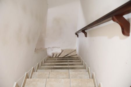 Casa para alugar com 90m², 2 quartos e sem vagaEscada