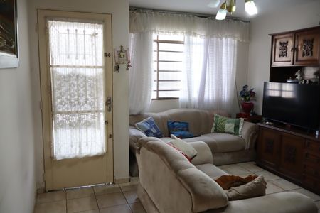 Casa para alugar com 90m², 2 quartos e sem vagaSala