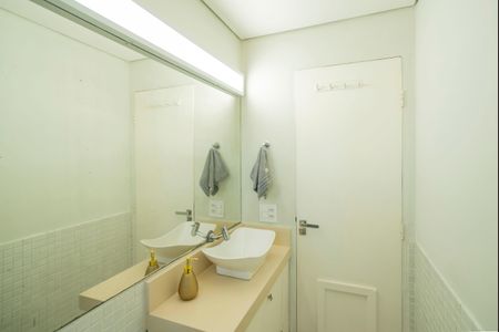 Apartamento à venda com 60m², 2 quartos e 1 vaga Apartamento à venda com 60m², 2 quartos e 1 vagaBanheiro