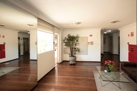 Apartamento à venda com 60m², 2 quartos e 1 vaga Apartamento à venda com 60m², 2 quartos e 1 vagaHall social