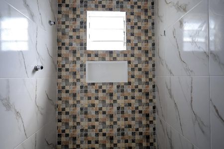 Casa para alugar com 72m², 2 quartos e 1 vaga Casa para alugar com 72m², 2 quartos e 1 vagaBanheiro