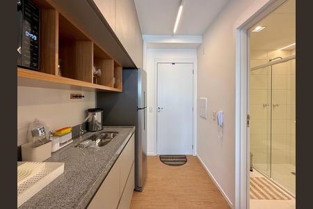 Cozinha de kitnet/studio para alugar com 0 quarto, 25m² em Vila Cordeiro, São Paulo