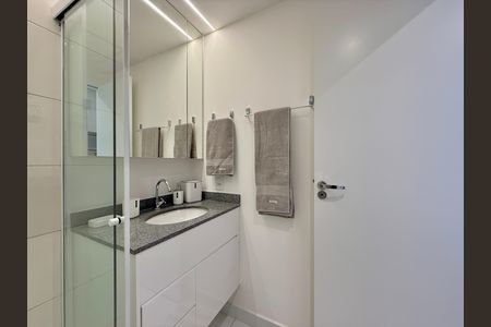 Studio para alugar com 25m², 0 quarto e sem vaga Studio para alugar com 25m², 0 quarto e sem vagaBanheiro