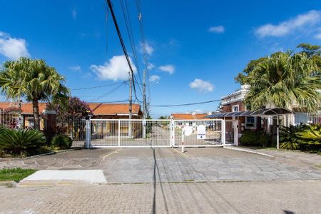 Casa de condomínio para alugar com 52m², 2 quartos e 2 vagas Casa de condomínio para alugar com 52m², 2 quartos e 2 vagasFachada