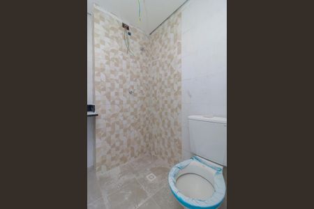 Banheiro de kitnet/studio para alugar com 0 quarto, 40m² em Jardim Aeroporto, São Paulo