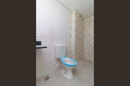 Banheiro de kitnet/studio para alugar com 0 quarto, 37m² em Jardim Aeroporto, São Paulo