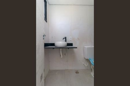 Banheiro de kitnet/studio para alugar com 0 quarto, 37m² em Jardim Aeroporto, São Paulo