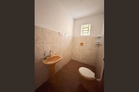Casa à venda com 236m², 2 quartos e 3 vagasBanheiro Social