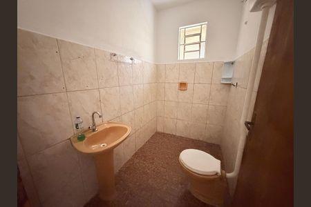 Casa à venda com 236m², 2 quartos e 3 vagasBanheiro Social
