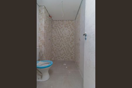 Banheiro de kitnet/studio para alugar com 0 quarto, 40m² em Jardim Aeroporto, São Paulo