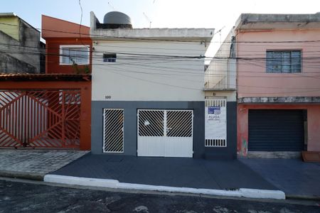 Casa para alugar com 60m², 2 quartos e sem vaga Casa para alugar com 60m², 2 quartos e sem vagaFachada