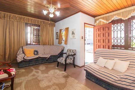 Casa à venda com 110m², 2 quartos e 3 vagasSala