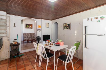 Casa à venda com 110m², 2 quartos e 3 vagasCozinha e Área de Serviço