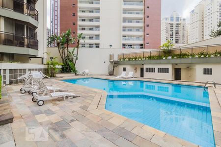 Apartamento para alugar com 147m², 3 quartos e 2 vagas Apartamento para alugar com 147m², 3 quartos e 2 vagasÁrea comum - Piscina