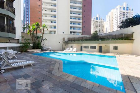 Apartamento para alugar com 147m², 3 quartos e 2 vagas Apartamento para alugar com 147m², 3 quartos e 2 vagasÁrea comum - Piscina