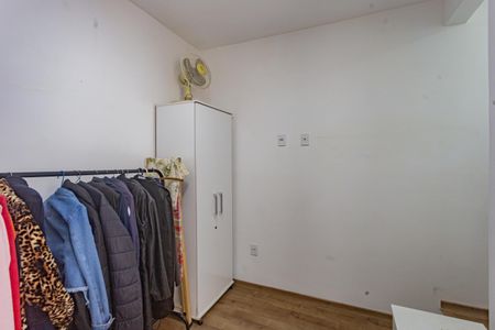 Casa à venda com 120m², 2 quartos e 1 vaga Casa à venda com 120m², 2 quartos e 1 vagaCloset do Quarto 2