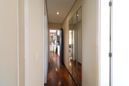 Apartamento à venda com 117m², 3 quartos e 2 vagasCorredor 