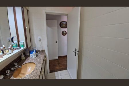 Casa à venda com 180m², 3 quartos e 1 vagaBanheiro