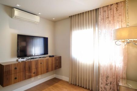 Apartamento para alugar com 135m², 3 quartos e 2 vagasSuíte 1