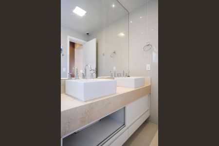 Apartamento para alugar com 135m², 3 quartos e 2 vagasBanheiro da suíte 1