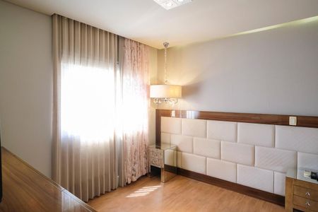 Apartamento para alugar com 135m², 3 quartos e 2 vagasSuíte 1