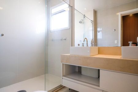 Apartamento para alugar com 135m², 3 quartos e 2 vagasBanheiro da suíte 1