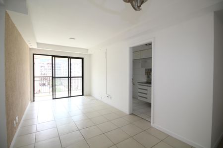 Sala de apartamento para alugar com 3 quartos, 84m² em Taquara, Rio de Janeiro