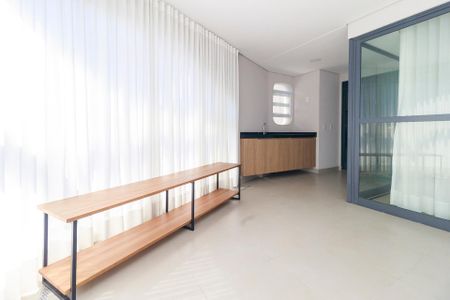 Apartamento para alugar com 196m², 3 quartos e 3 vagas Apartamento para alugar com 196m², 3 quartos e 3 vagasSala - Varanda