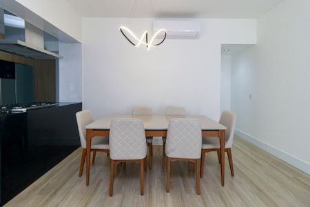 Apartamento para alugar com 196m², 3 quartos e 3 vagas Apartamento para alugar com 196m², 3 quartos e 3 vagasSala